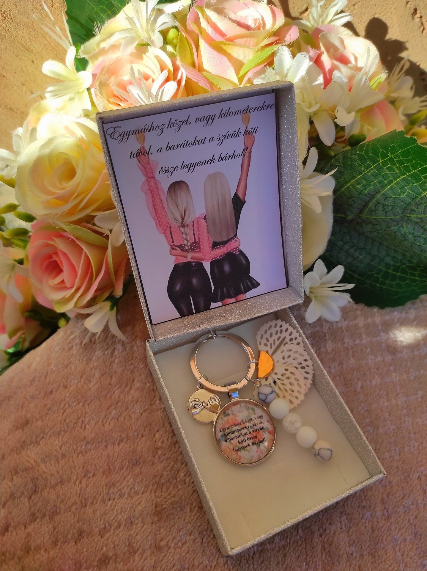 Barátság kulcstartó fehér